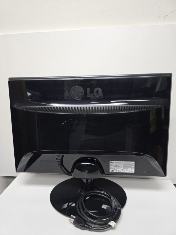 LG Flatron W2240T 22″ - Image 3