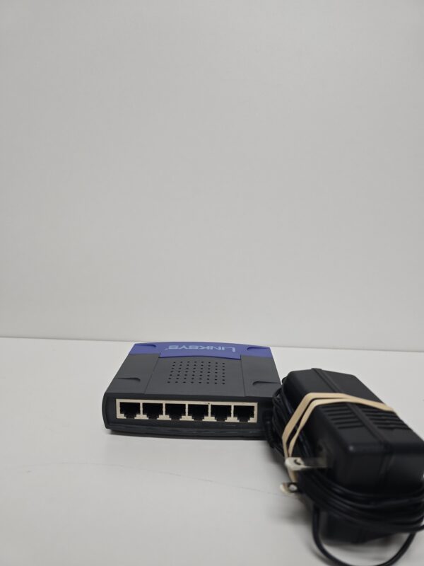 Linksys EZXS55W V.3 5-Port 10/100 Workgroup Switch - Image 3