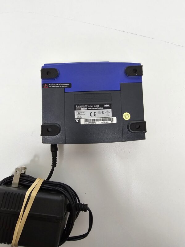 Linksys EZXS55W V.3 5-Port 10/100 Workgroup Switch - Image 4